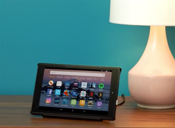KindleShop Kindle Fire 8 HD i stuen
